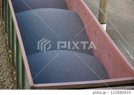 Open-top wagon with iron-ore pellets Open-top wagon with iron-ore pellets 122880919
