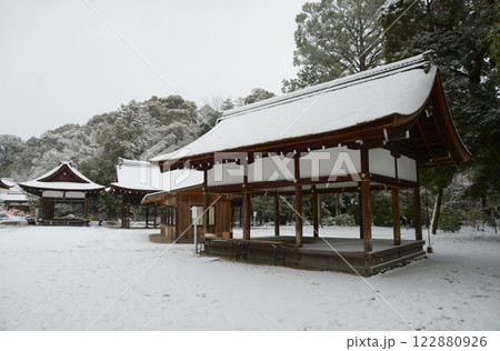 雪の上賀茂神社　楽屋　京都市北区 122880926