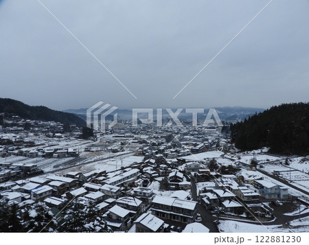 冬景色の飛騨高山 － 静寂の年の瀬 122881230
