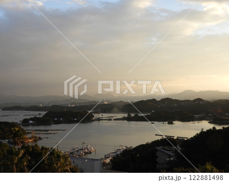 白浜の絶景 - 海と夕日に輝くリゾート風景 白浜の絶景 - 海と夕日に輝くリゾート風景 122881498