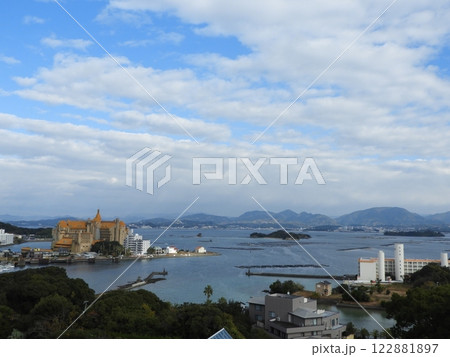 白浜の絶景 - 青空と海が広がるリゾート風景 白浜の絶景 - 青空と海が広がるリゾート風景 122881897