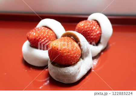 美味しいイチゴ大福 美味しいイチゴ大福 122883224