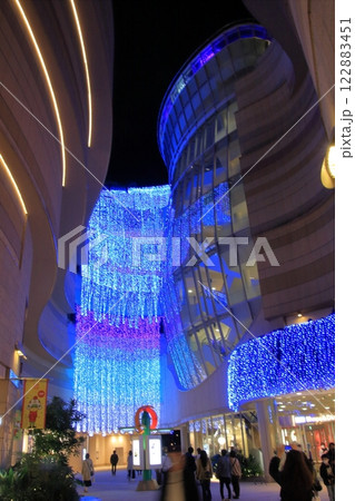 大阪なんば　なんばパークス光の滝のイルミネーション 122883451