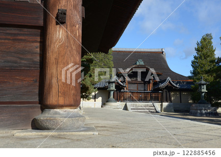 妙心寺 法堂から大方丈を望む 京都市右京区花園 妙心寺 法堂から大方丈を望む 京都市右京区花園 122885456