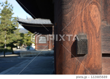 妙心寺　仏殿の柱と法堂　京都市右京区花園 122885689