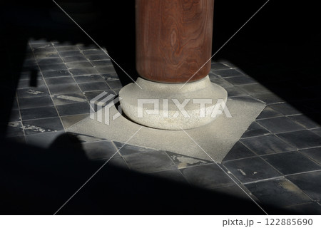 妙心寺　仏殿の床柱　京都市右京区花園 122885690