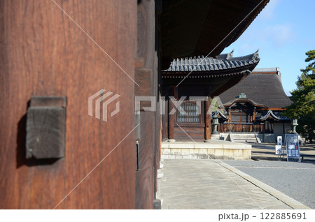 妙心寺 仏殿から法堂と大方丈を望む 京都市右京区花園 妙心寺 仏殿から法堂と大方丈を望む 京都市右京区花園 122885691