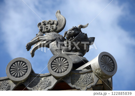 妙心寺 塔頭山門の飾り瓦 京都市右京区花園 妙心寺 塔頭山門の飾り瓦 京都市右京区花園 122885839