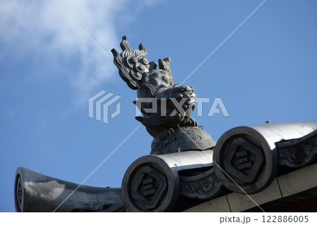 妙心寺　塔頭山門の飾り瓦　京都市右京区花園 122886005