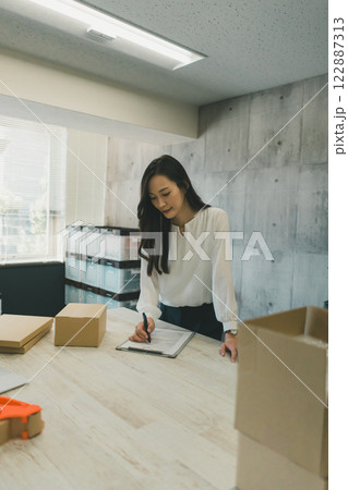 通販事業 122887313