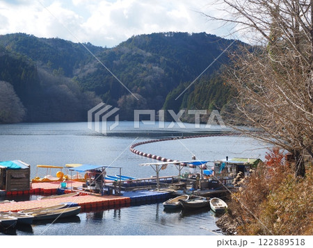 三河湖のボート乗り場の風景 三河湖のボート乗り場の風景 122889518