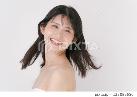 若い女性の美容イメージ 若い女性の美容イメージ 122889656