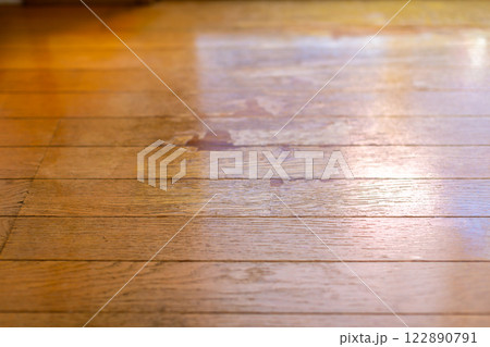 床のワックス塗布　リペア 122890791