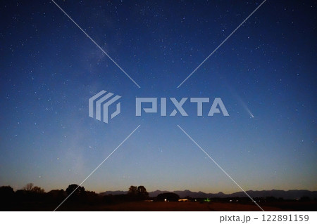 2024年10月20日北海道十勝地方の夕焼けの空に輝く紫金山-アトラス彗星 2024年10月20日北海道十勝地方の夕焼けの空に輝く紫金山-アトラス彗星 122891159