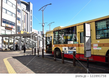 藤沢市 湘南台駅西口と神奈中バス 藤沢市 湘南台駅西口と神奈中バス 122891738