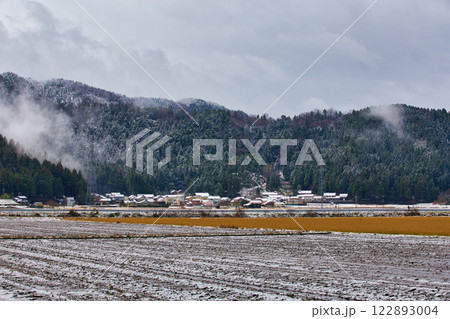 里山の雪景色 里山の雪景色 122893004