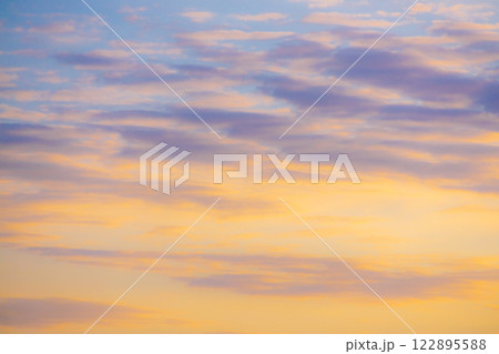 穏やかな朝焼けの空 穏やかな朝焼けの空 122895588