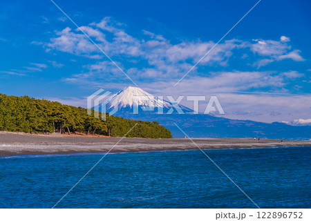 【静岡県】三保松原から見る富士山 122896752