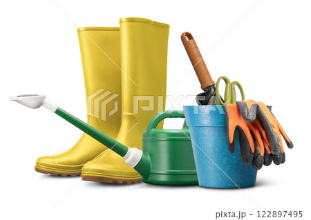 白い背景に置かれたガーデニングツール 白い背景に置かれたガーデニングツール 122897495