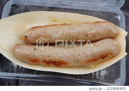 お祭りの屋台で買ったウインナーソーセージ お祭りの屋台で買ったウインナーソーセージ 122900465