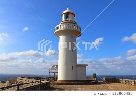 五島列島福江島の大瀬崎灯台（長崎県五島市） 122900489