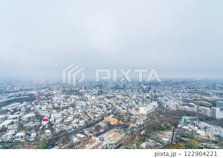 雪の名古屋市街地、東山スカイタワーからの眺め〈愛知県名古屋市〉 122904221