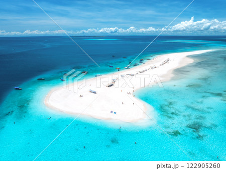 Aerial view of island, sandbank in blue sea, white sand, boats Aerial view of island, sandbank in blue sea, white sand, boats 122905260