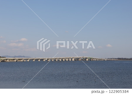 豊橋市と田原市を結ぶ三河港大橋 122905384