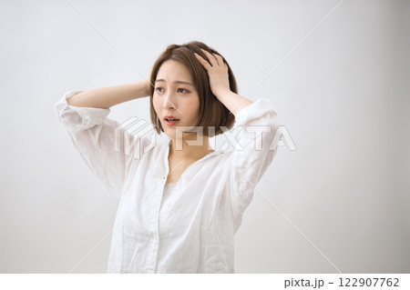 20代女性のビューティー 122907762