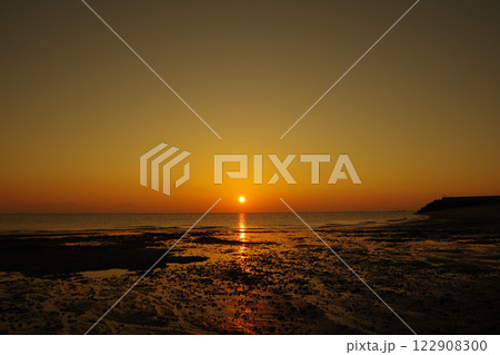 有明海の静寂なる夜明け 122908300