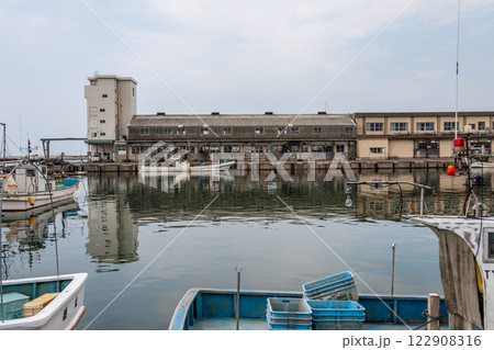 （とやまビューポイント）富山県　魚津市　海岸の風景　7月 122908316