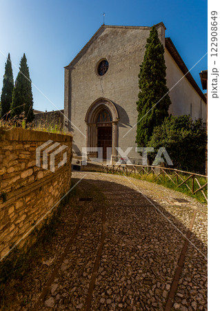 The winding narrow streets, stairs and charming architecture of Spoleto The winding narrow streets, stairs and charming architecture of Spoleto 122908649