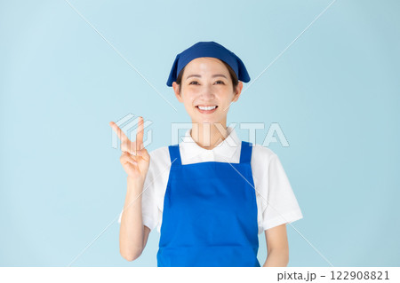 女性　エプロン　パート　アルバイト　ピース 122908821