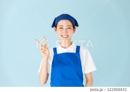 女性　エプロン　パート　アルバイト　ピース 122908832