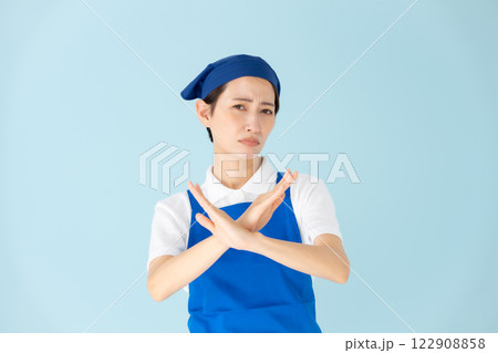 女性　エプロン　パート　アルバイト　バツ 122908858