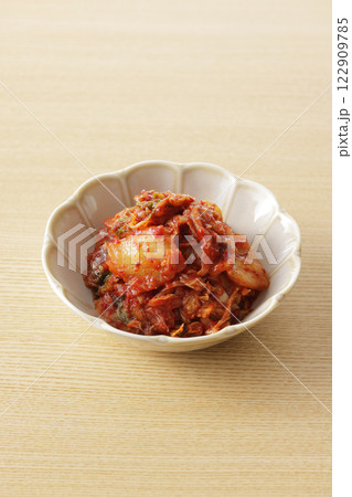 韓国の辛くて美味しい白菜のキムチ 122909785