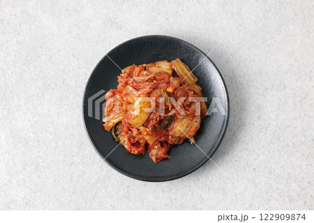 韓国の辛くて美味しい白菜のキムチ 122909874