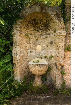 The charming ancient town of Spoleto in Umbria 122910330