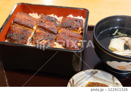 美味しい関西の鰻重 122911326