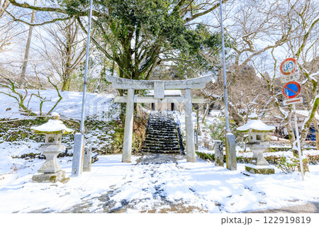 冬の積雪した秋月城跡 福岡県朝倉市 冬の積雪した秋月城跡 福岡県朝倉市 122919819