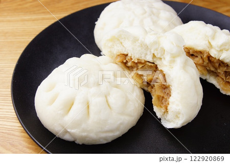 豚まん 肉まん 豚まん 肉まん 122920869