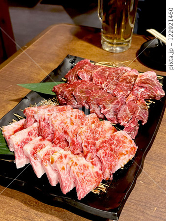 おいしい黒毛和牛焼肉盛り合わせ 122921460
