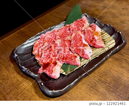 黒毛和牛肉の炭火焼き、肉、焼く、高級焼肉 122921461