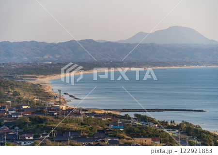 島根県の出雲市と湊原海岸の風景 島根県の出雲市と湊原海岸の風景 122921883