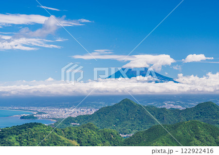【静岡県】伊豆の国・葛城山山頂から望む富士山 122922416