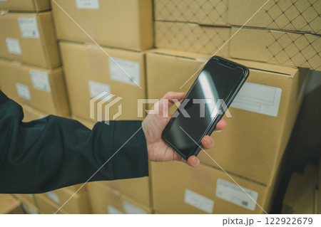 通販事業　スマホピッキング 122922679