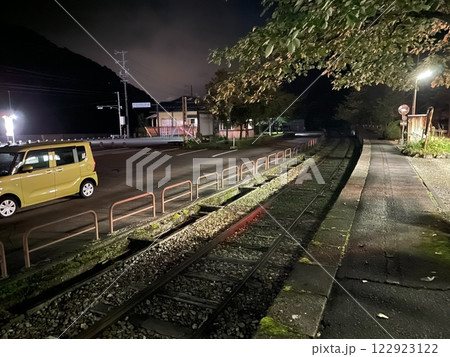 月明かりに照らされた終点 月明かりに照らされた終点 122923122