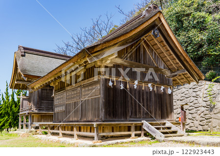 縁結びの神議の場となる出雲大社の上宮の風景 122923443