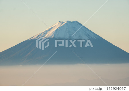 金峰山、鷹見岩と周辺の景色 122924067