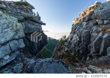 金峰山、鷹見岩と周辺の景色 金峰山、鷹見岩と周辺の景色 122924115
